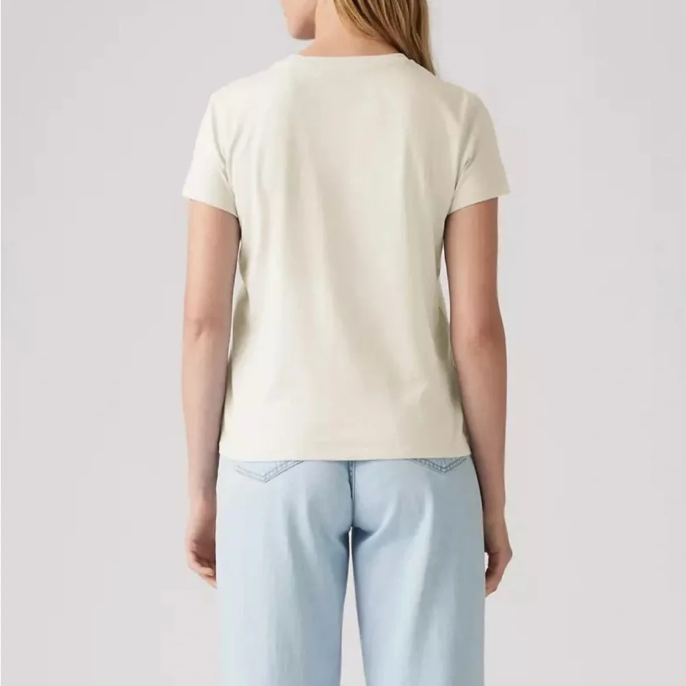 Women’s Levi’s Perfect T-Shirt Moody Spot The Tab Cowboy Boots Graphic Small - Picture 2 of 16